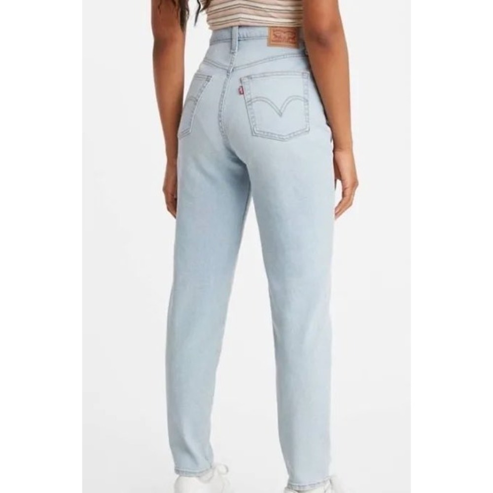 Levis High Waisted Taper Mom Jeans Light Wash Blue Denim Womens 26'